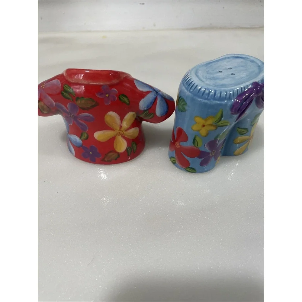 Hawaiian Salt Pepper Shakers Shirt Shorts‎ Hand Painted Tropical Island Tiki Bar